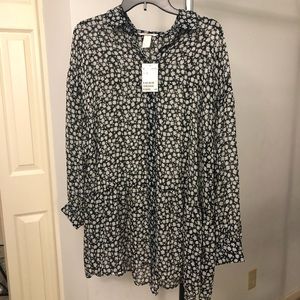 NWT H&M semisheer floral ruffle hem button tunic